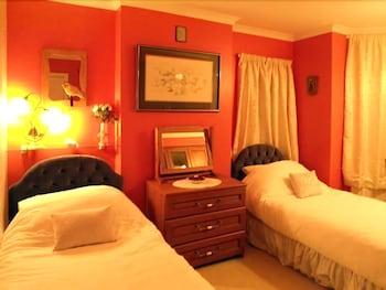 Living Waters Retreat House and B&B - Guestroom