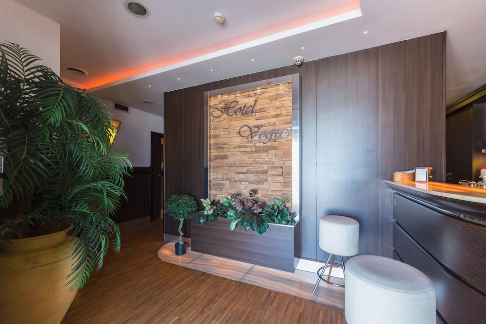 Hotel Vogue - Lobby Lounge