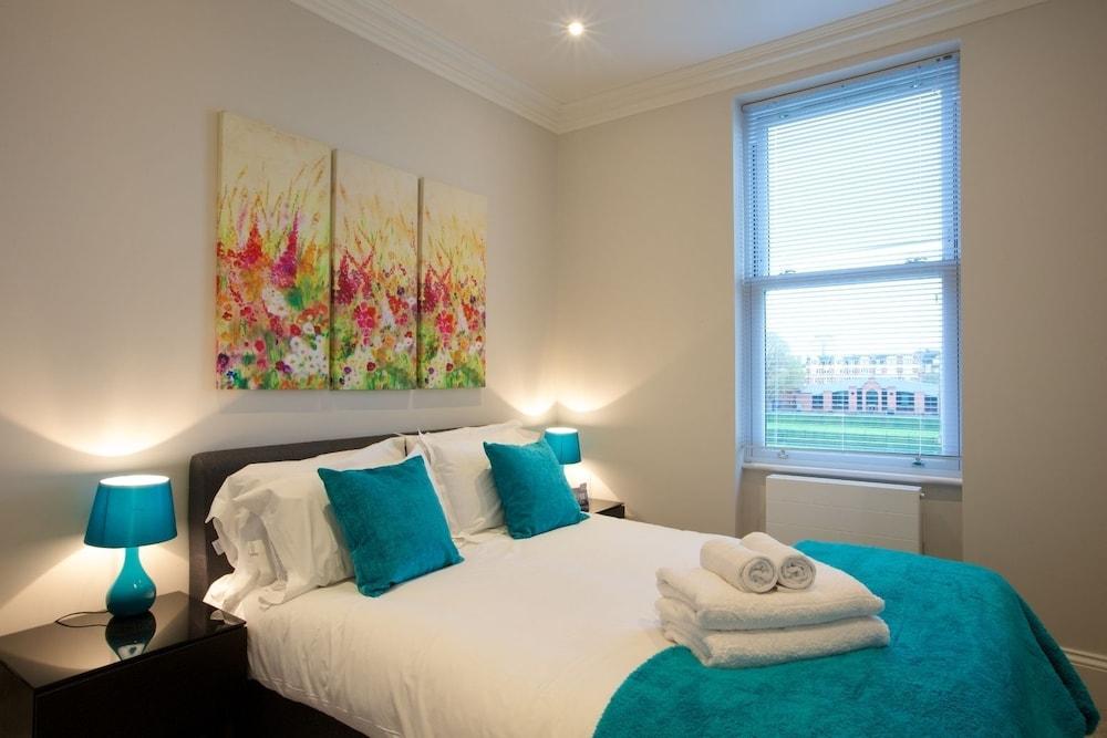 Earl's Court Ongar Road Apartments by Viridian Apartments - Room