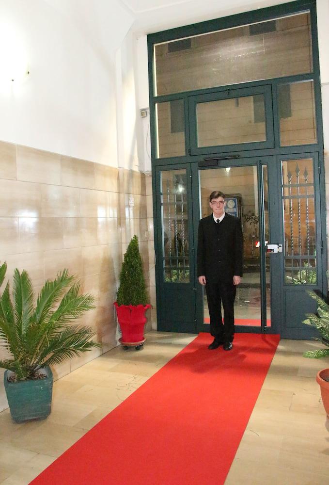 ميراج - Interior Entrance