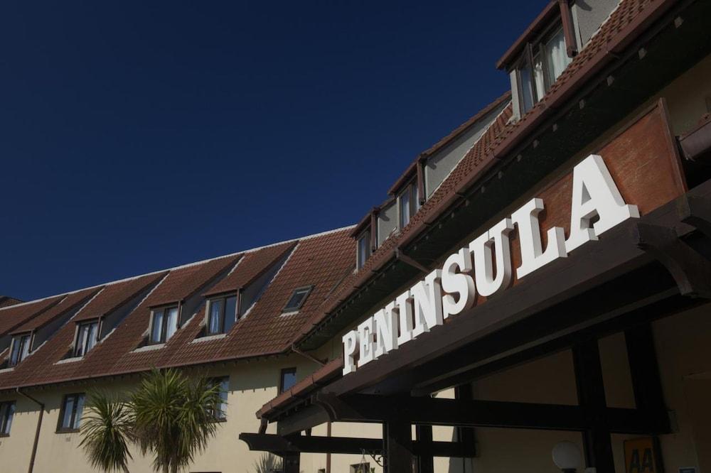 The Peninsula Hotel - Exterior