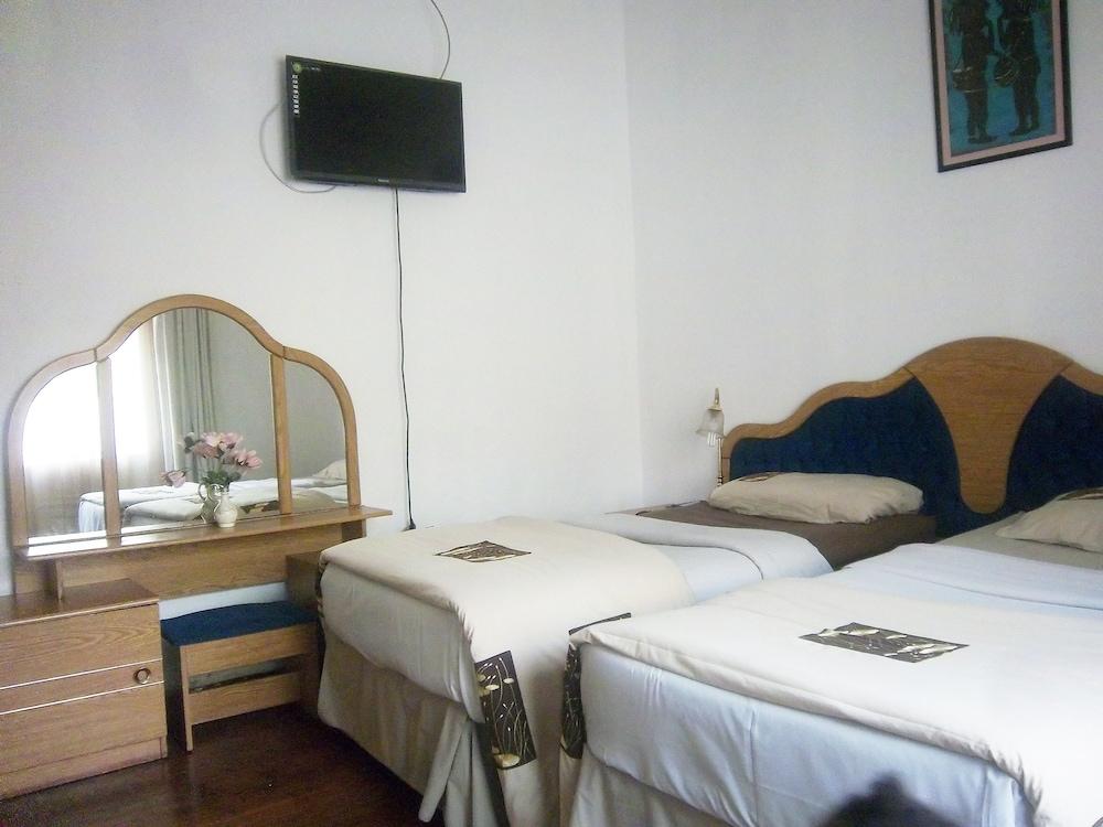 Franchise Guest House - Room