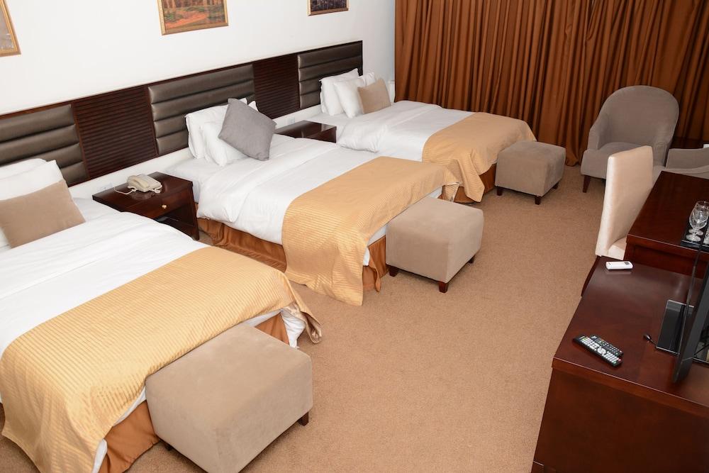Sandy Le Oriental Hotel - Guestroom