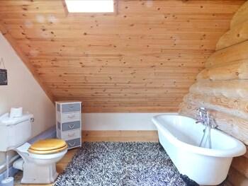 Tamaura Lodge - Bathroom