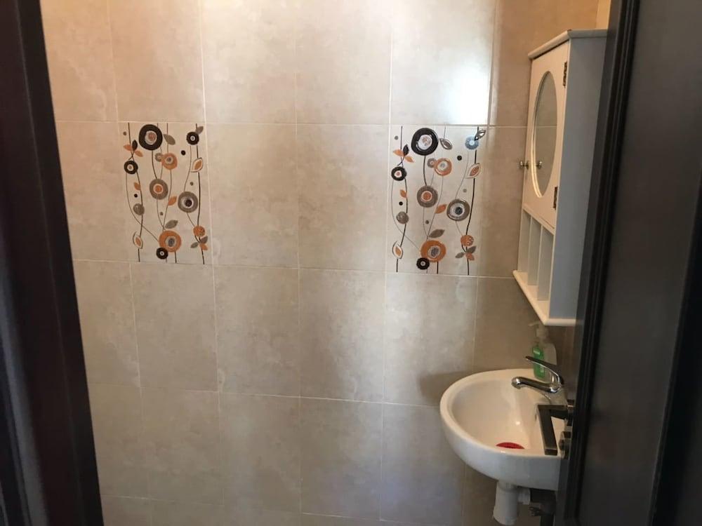Apartment in Casablanca - Bathroom Sink