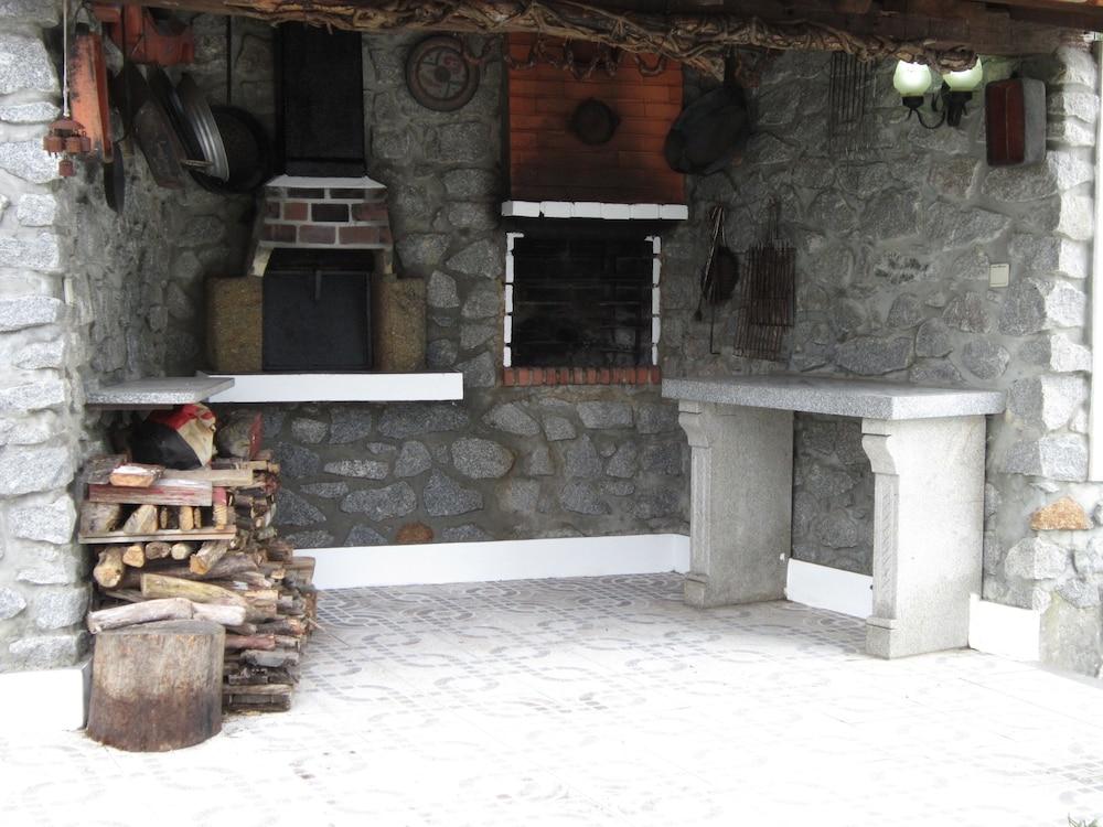 Casa Mateus - Aregos Douro Valley - BBQ/Picnic Area
