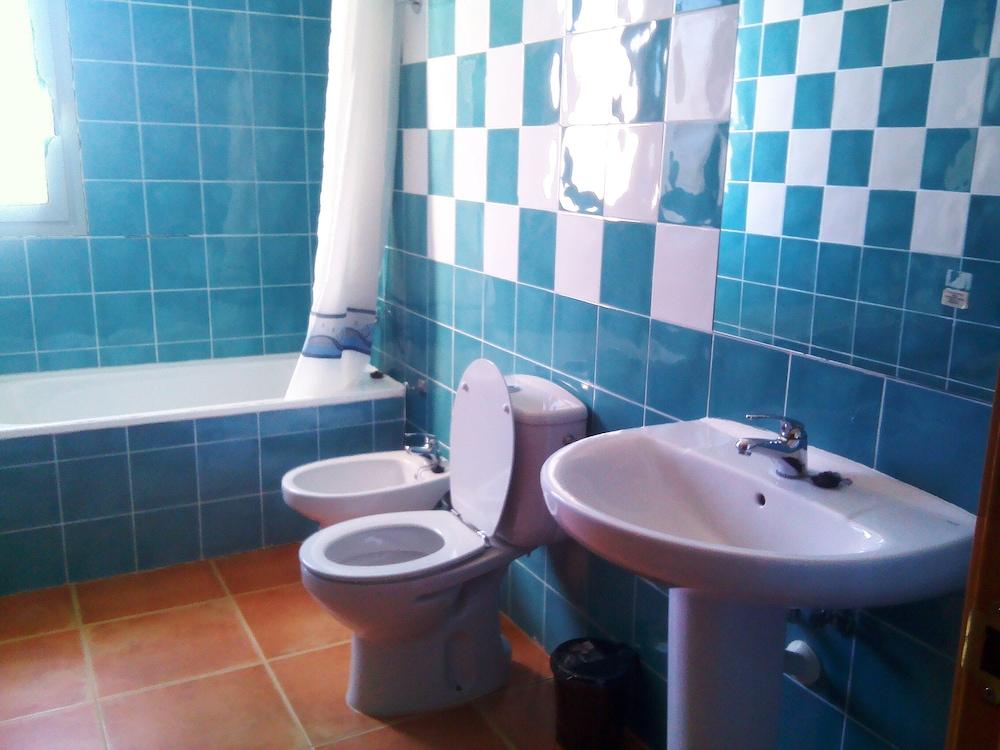 أبارتامنتوس فيلاز دي أوروبيسا 3000 - Bathroom