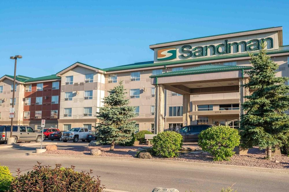 Sandman Hotel & Suites Winnipeg Airport - Exterior