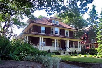 Lion's Head Bed & Breakfast - Featured Image