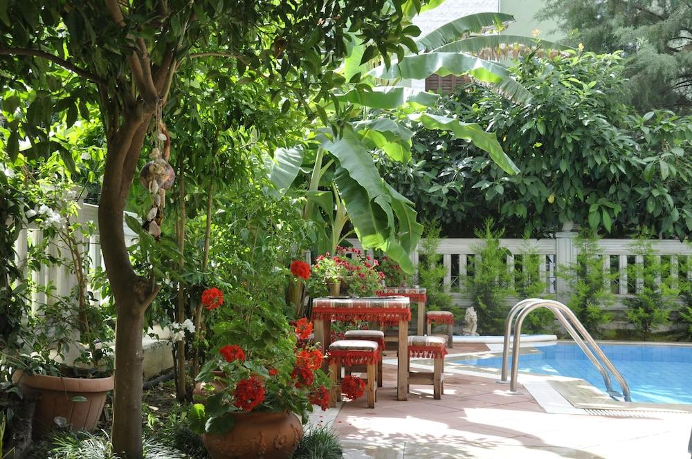 Hotel Villa Casablanca - Outdoor Pool