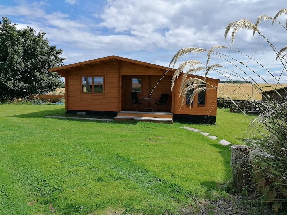 Immaculate 2-bed Log Cabin Near Portmahomack &tain - Featured Image