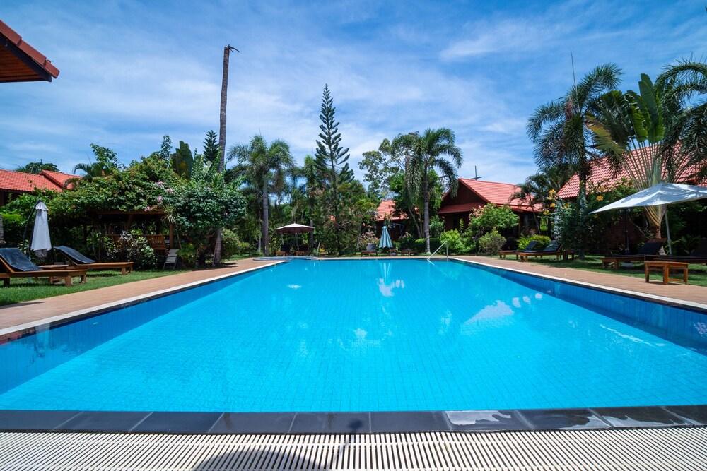 OYO 786 Bangsaray Village Resort - Outdoor Pool