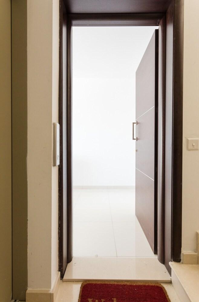 San Giljan Stylish Apartment - Interior Entrance