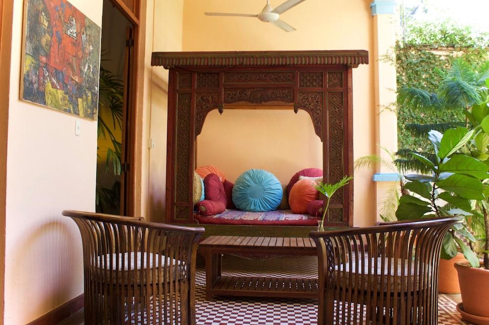 Hotel Villa Colonial - Lobby Sitting Area