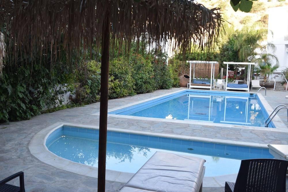 Antonis G. Hotel Apartments - Outdoor Pool