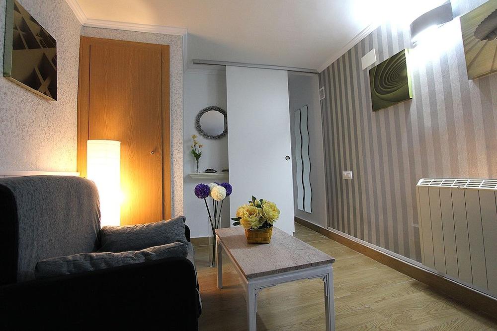 Apartamentos Odelot - Living Room