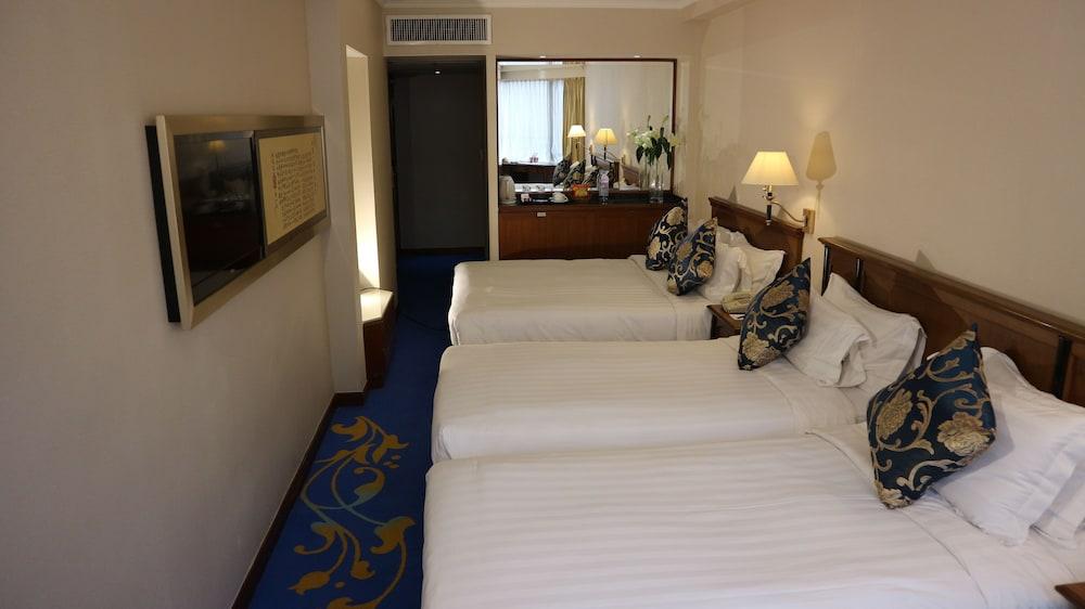 The Kimberley Hotel - Room
