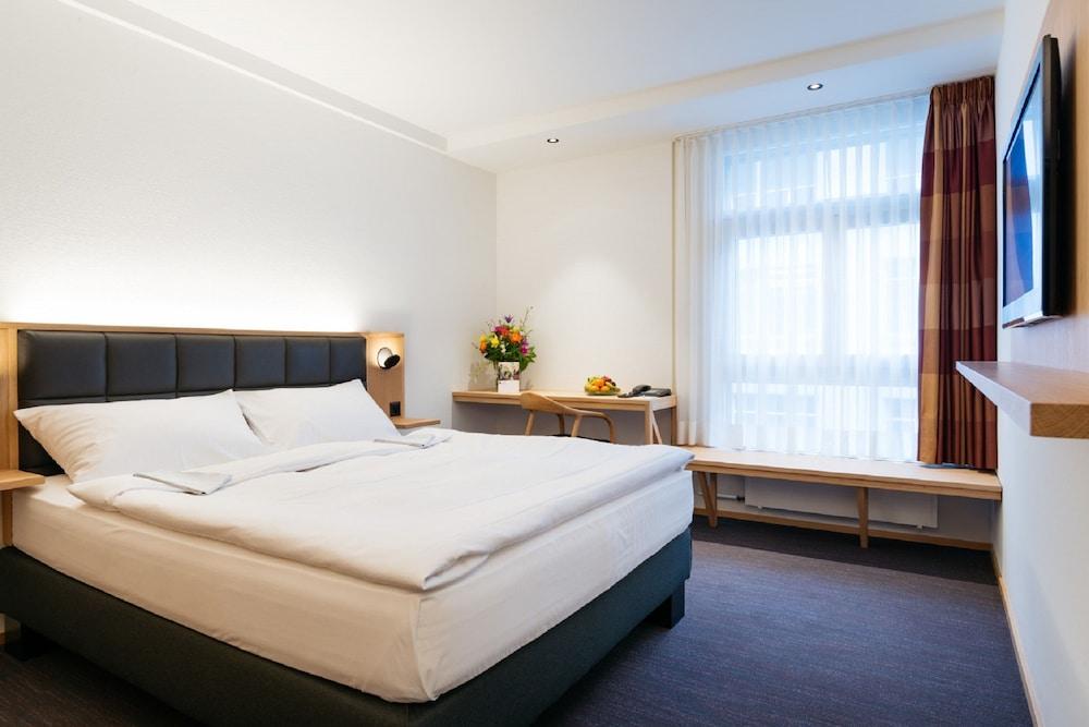 Hotel Basel - Room