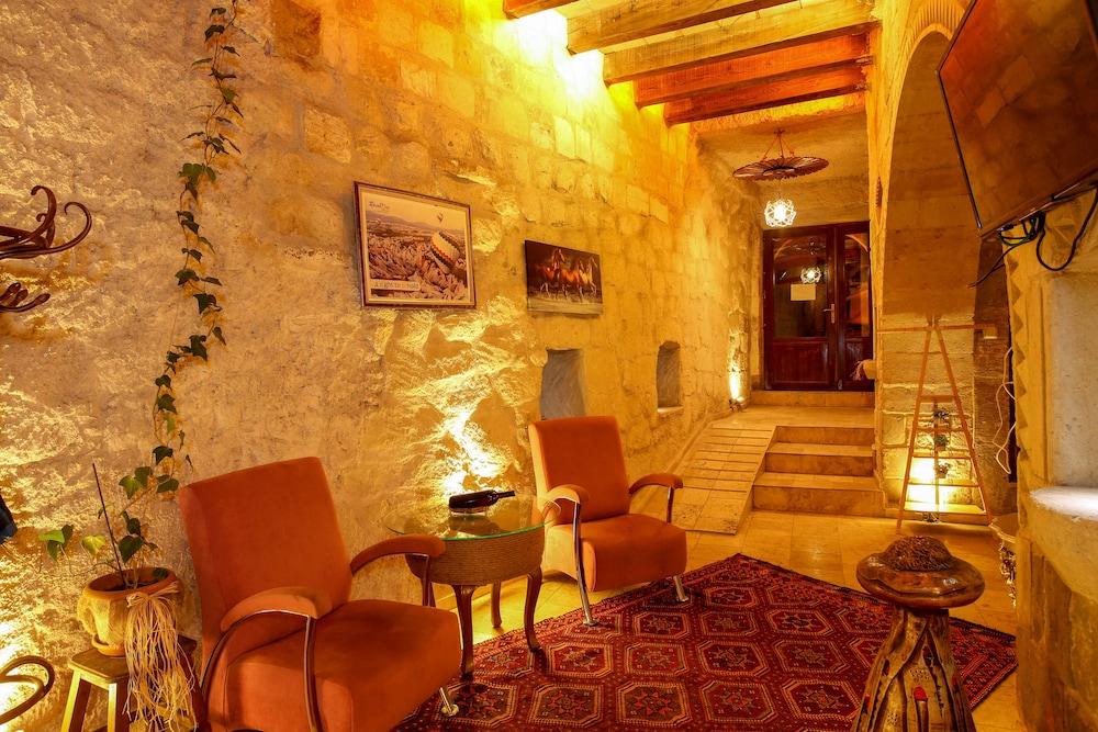 Bedrock Cave Hotel - Adults Only - Reception