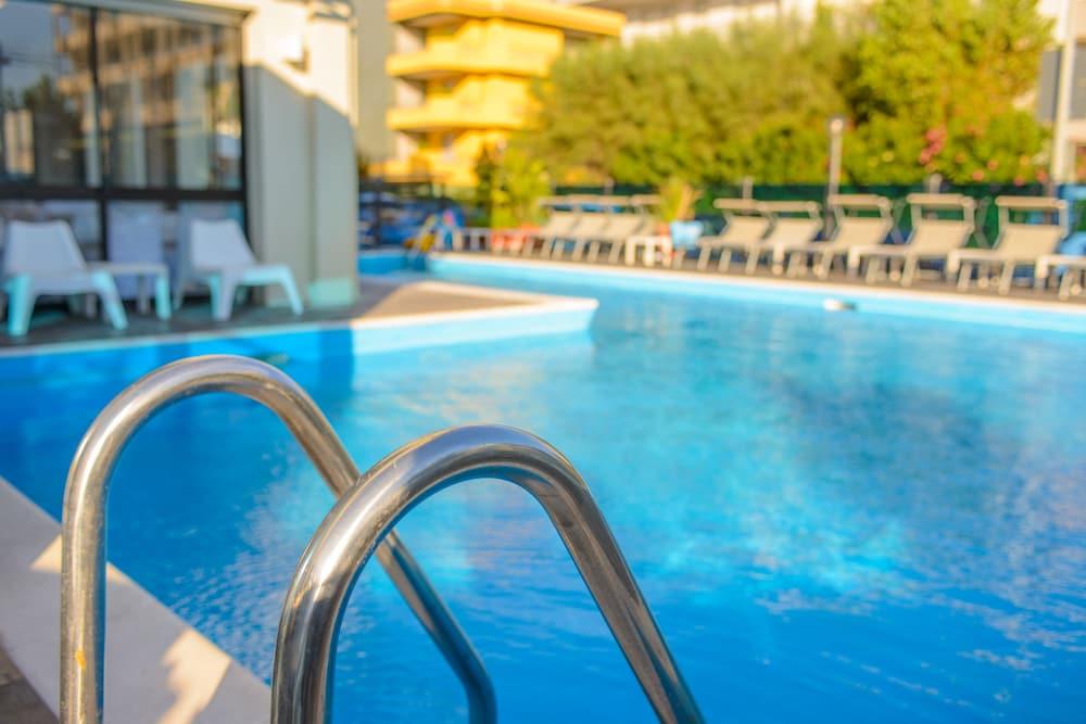 Hotel Giulietta - Pool