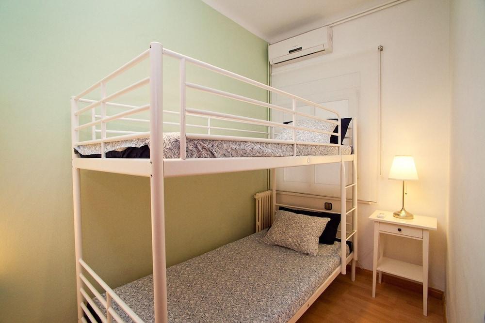Cozy Eixample Apartment - Room