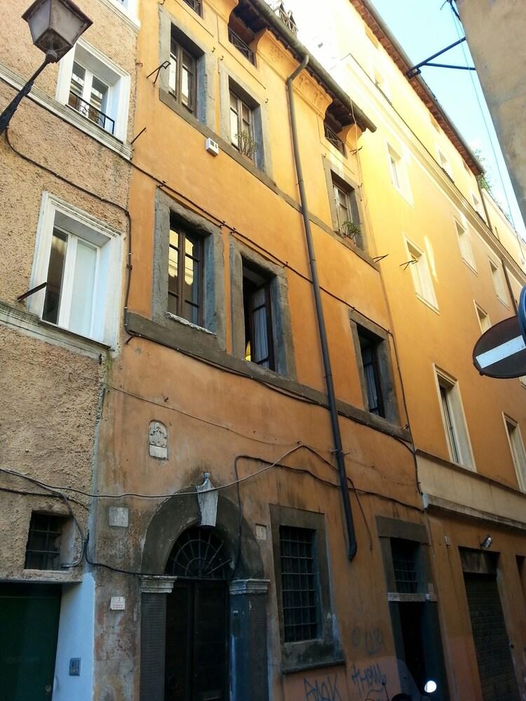 The Piccolo Apartment - Front of Property