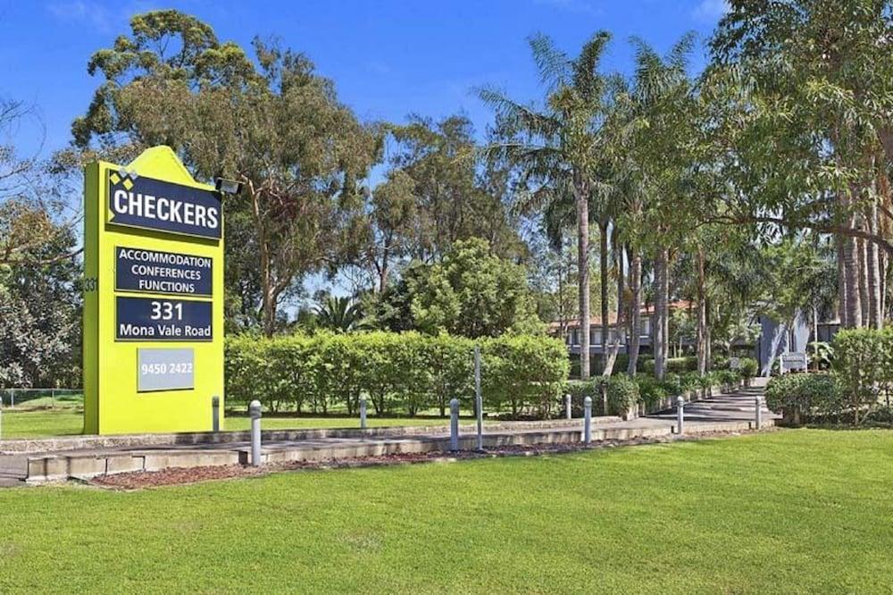 Checkers Resort & Conference Centre - Featured Image