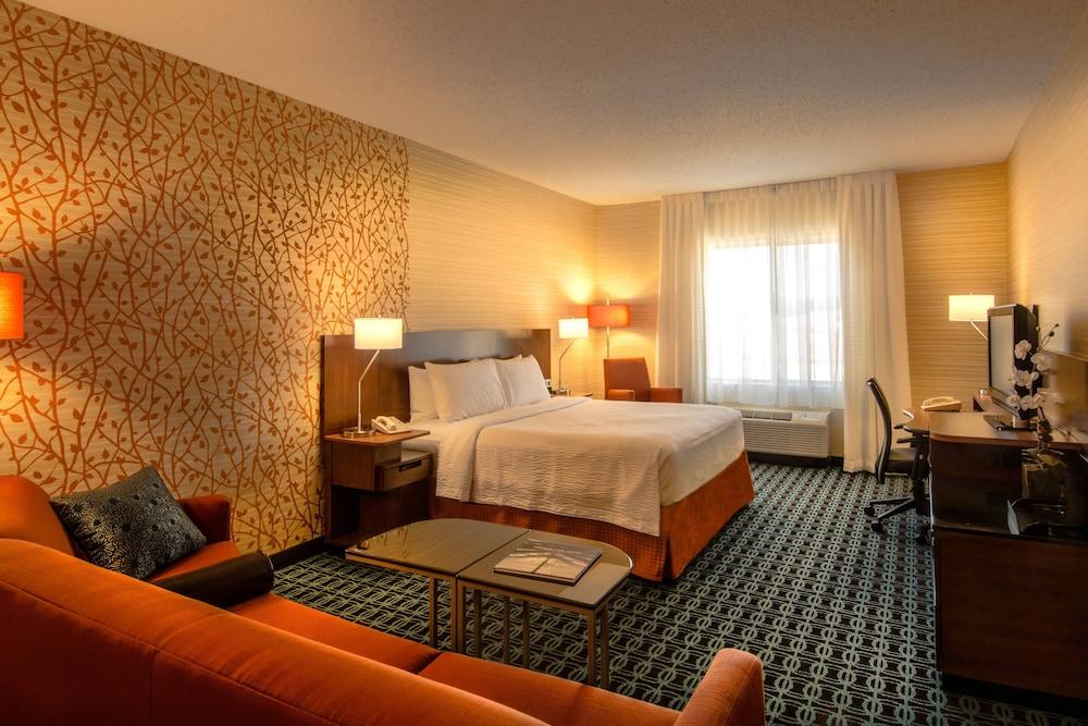 Fairfield Inn & Suites by Marriott at Dulles Airport - Room