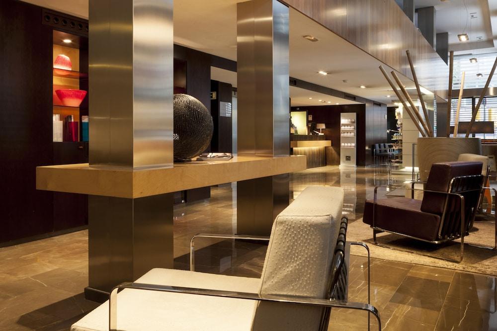 AC Hotel Irla by Marriott - Lobby Sitting Area