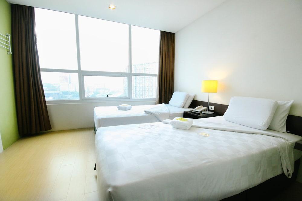 Go Hotels Plus Mandaluyong - Room