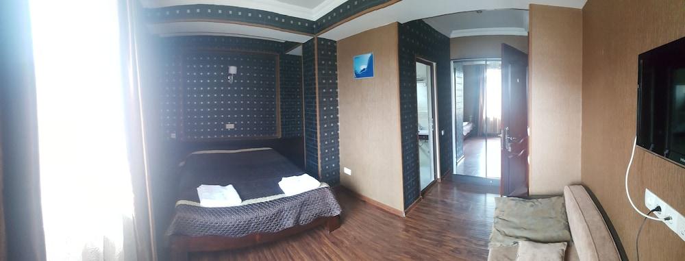 Amadeus Hotel - Room