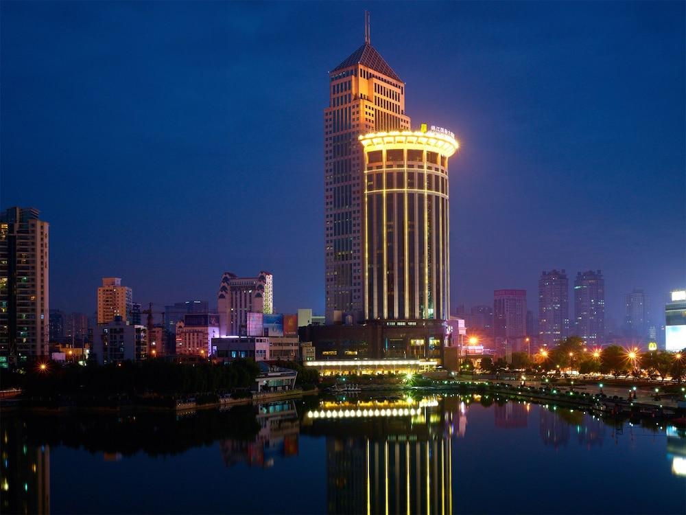 Wuhan Jin Jiang International Hotel - Featured Image