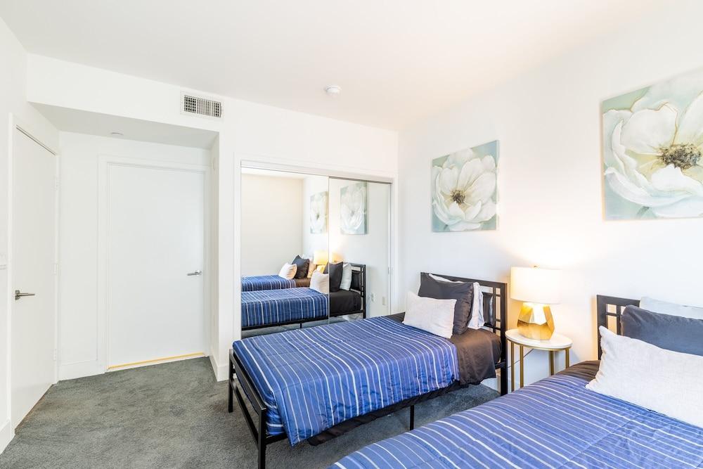 Heaven on Hollywood Boulevard Furnished Apartments - Room