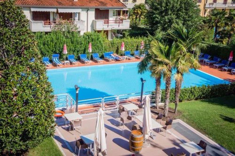 Hotel Porto Azzurro - Outdoor Pool