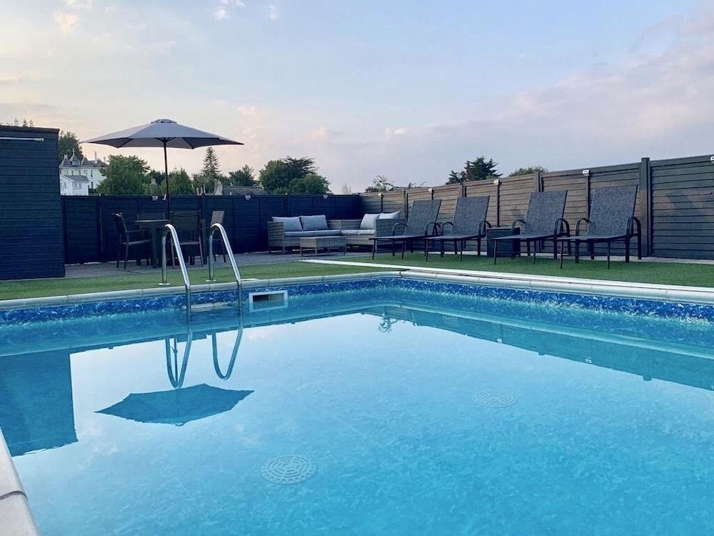 Atlantis Holiday Apartments - Outdoor Pool