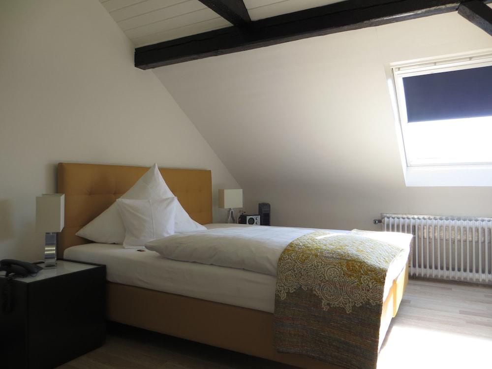 Hotel Kronprinzen - Room