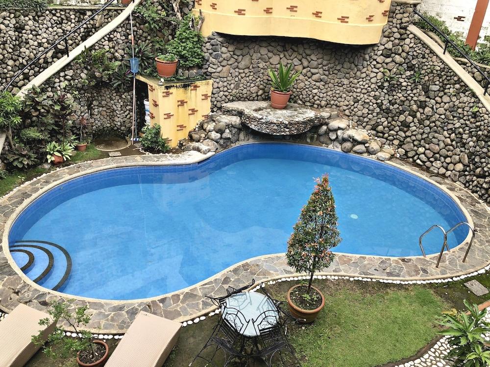 Pura Vida Resort - Outdoor Pool