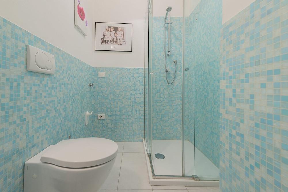 Be Apartments Donatello - Bathroom