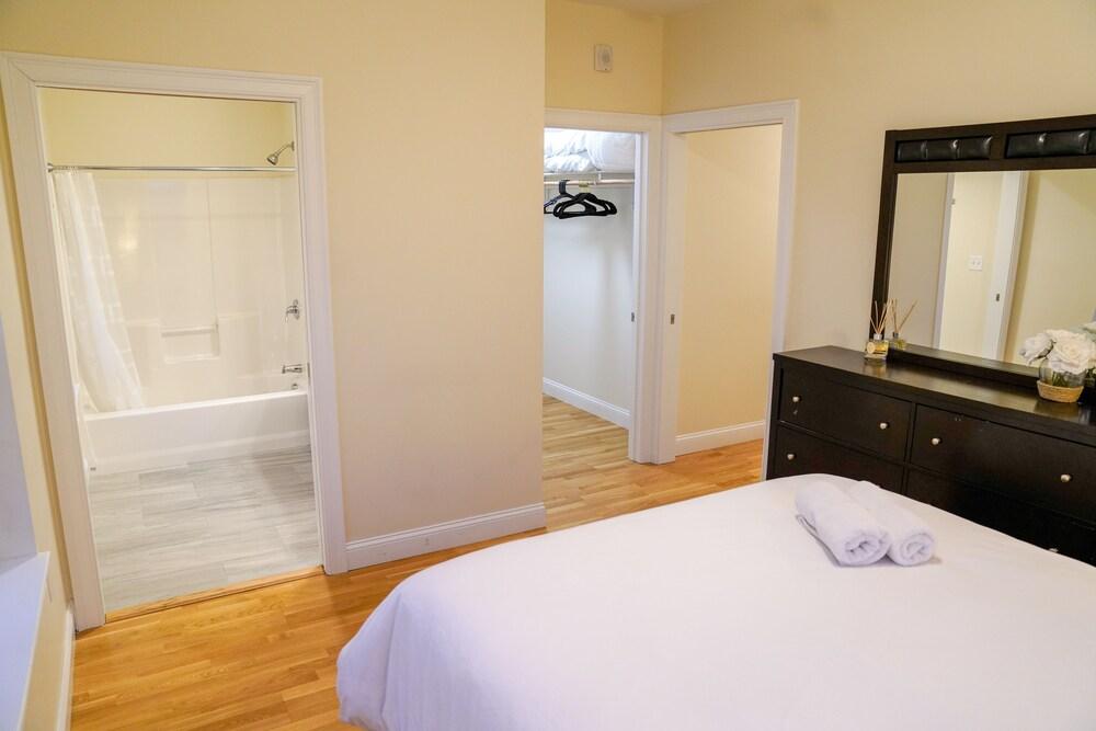 Luxury 2 Bedroom - 2 Bath Apartment Fenway- Boston - Room