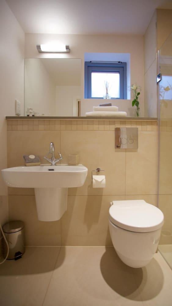Citystay - Pringle House - Bathroom