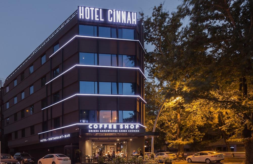 Hotel Cinnah - Featured Image