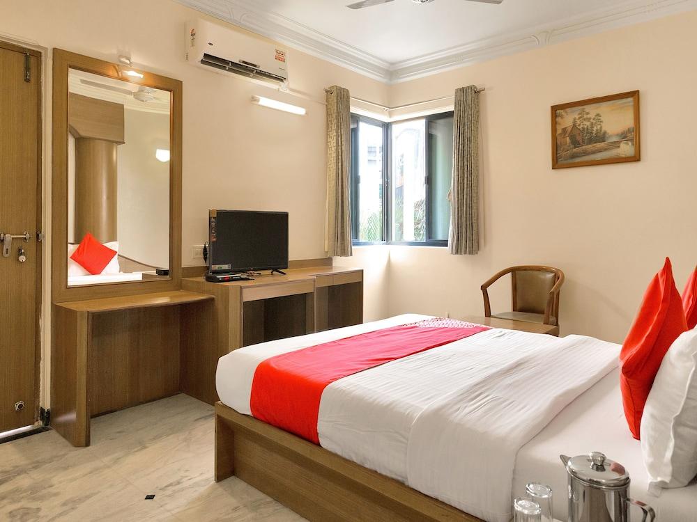OYO 12020 Hotel Ratna Regency - Room