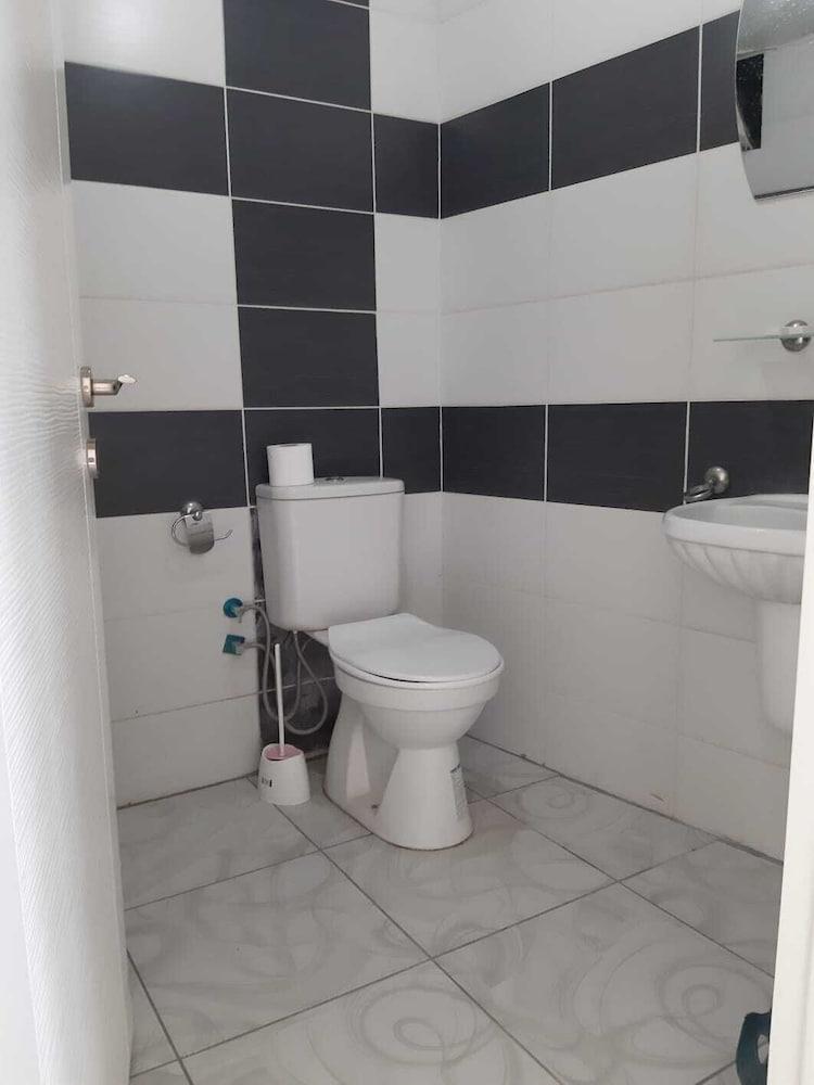 Urgup Apartments - Bathroom