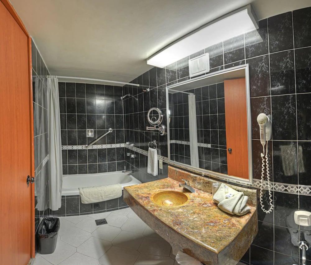 Hotel Gilfer - Bathroom