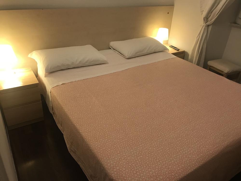 Hotel Lodi - Room