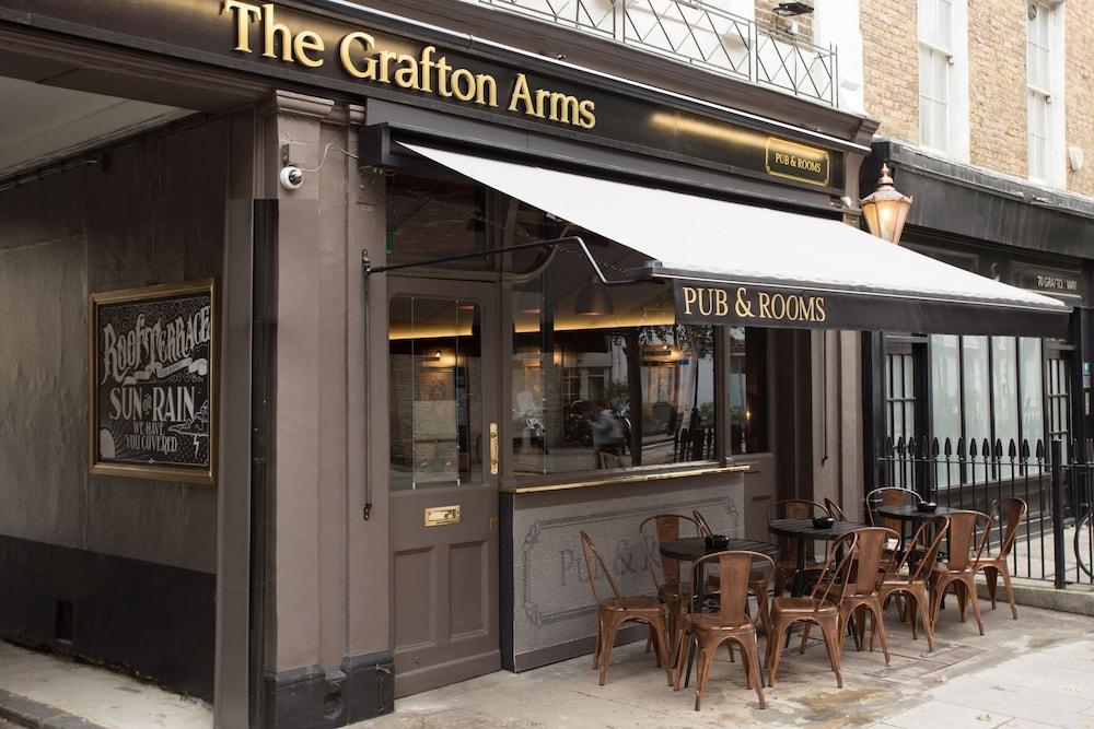 The Grafton Arms Pub & Rooms - Porch