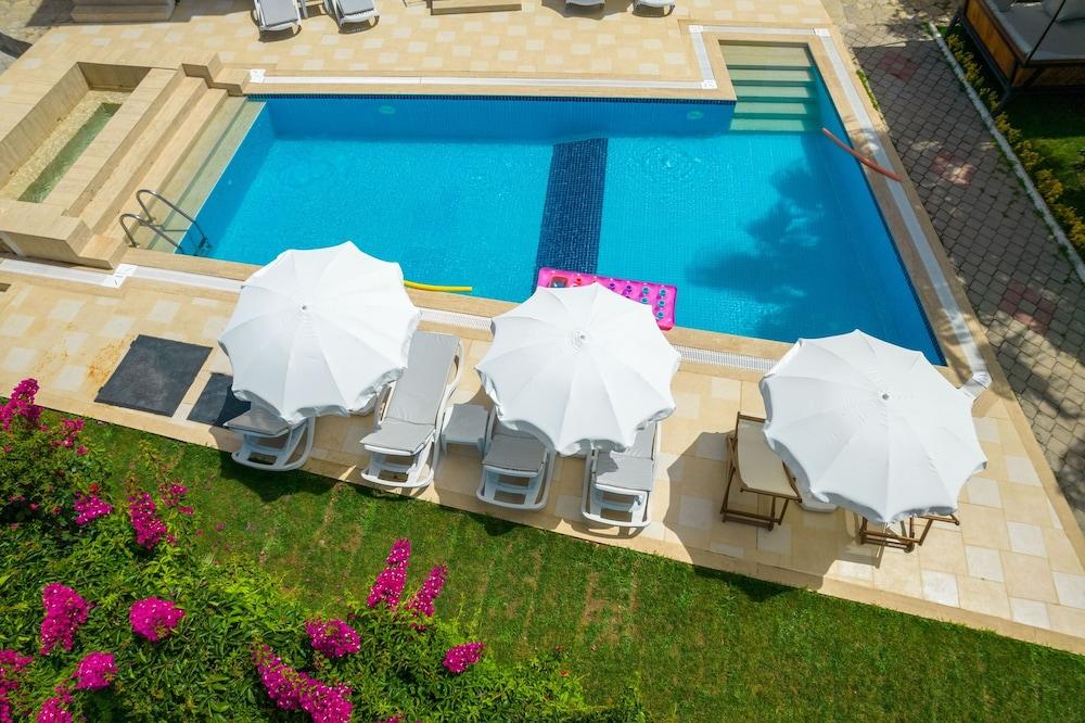 Anatolian Apartments - Outdoor Pool