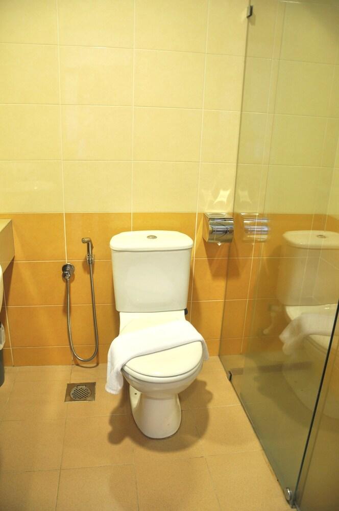 The Regency Hotel Seri Warisan - Bathroom Shower