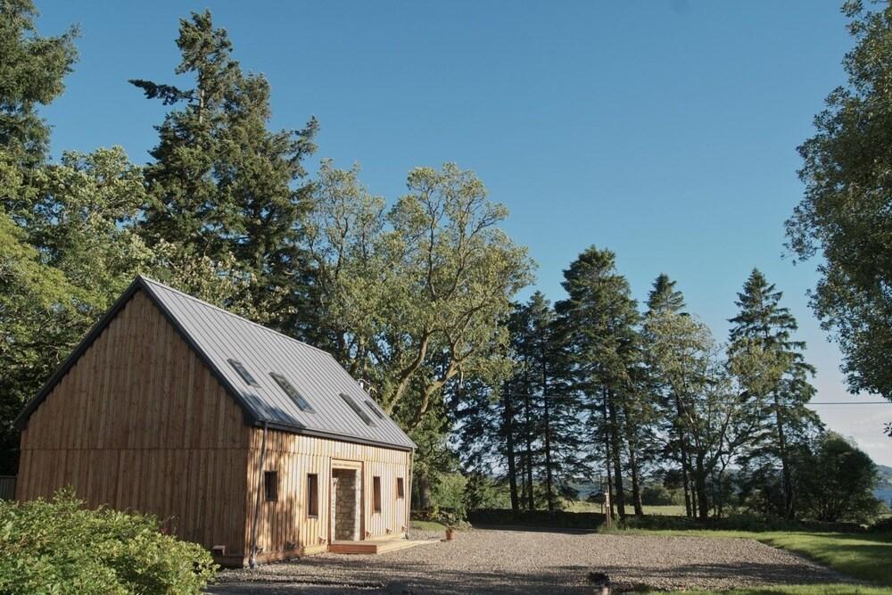 Birchwood Guest Lodge - Exterior