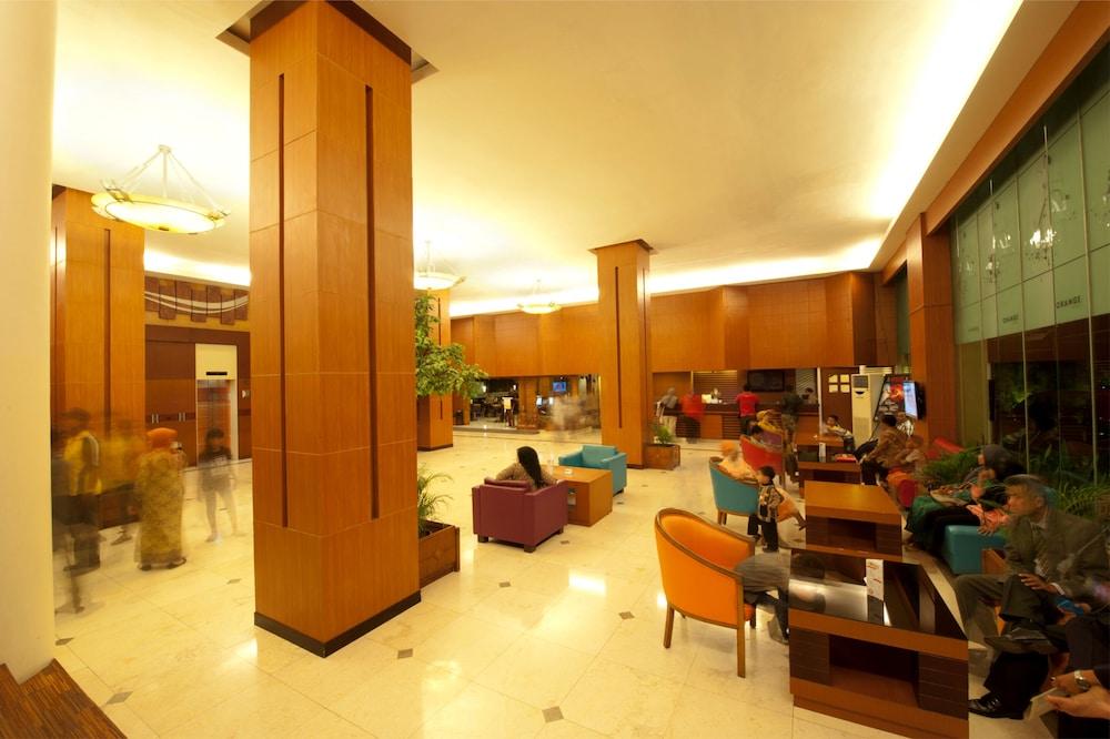 Hotel Asia - Interior Entrance